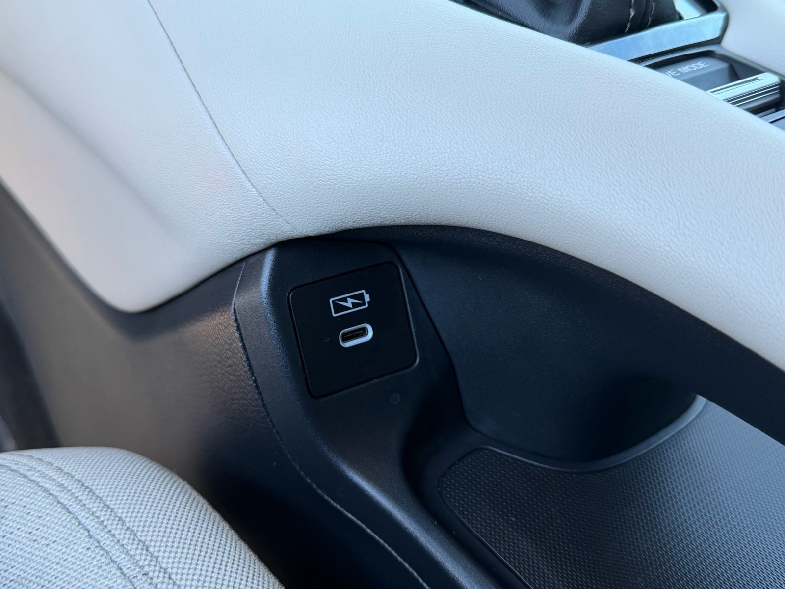 Certified 2027 Honda HR-V LX image 32