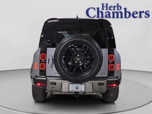 Used 2022 Land Rover Defender 110 X-Dynamic SE AWD/4WD image 12