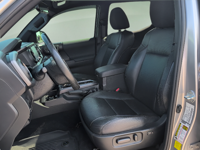 Used 2021 Toyota Tacoma TRD Sport w/ TRD Premium Sport Package AWD/4WD image 16