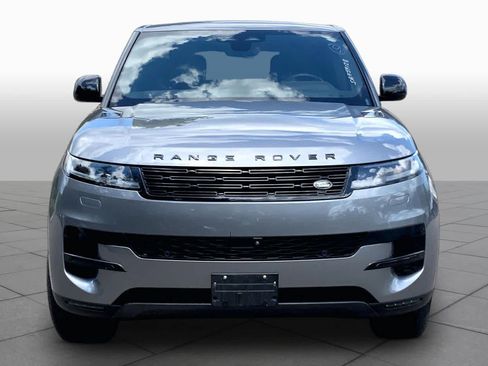 Used 2025 Land Rover Range Rover Sport SE AWD/4WD image 4