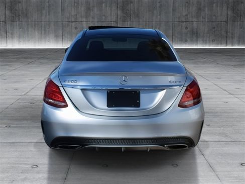 Used 2015 Mercedes-Benz C 300 4MATIC Sedan image 4