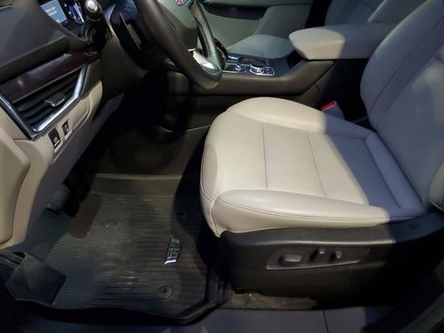 Certified 2021 Cadillac XT4 Luxury w/ Cold Weather Package image 30