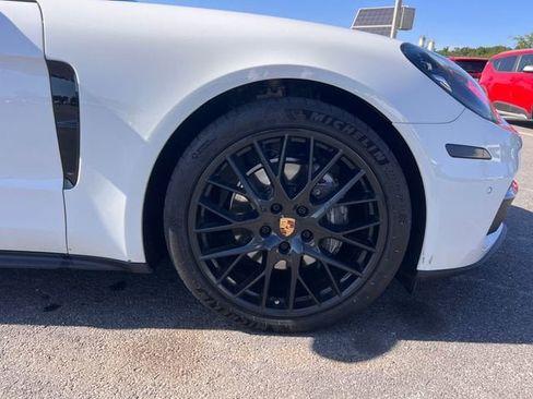 Used 2019 Porsche Panamera RWD image 42