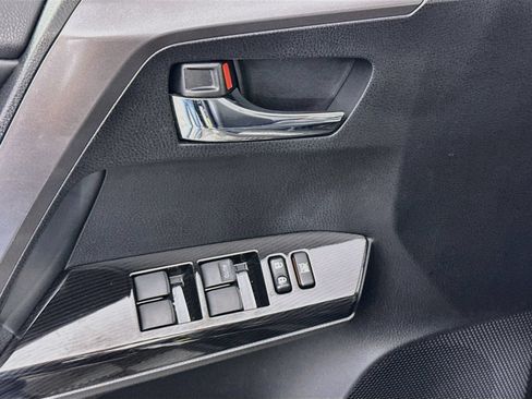 Certified 2018 Toyota RAV4 SE w/ Advanced Technology Package AWD/4WD image 18