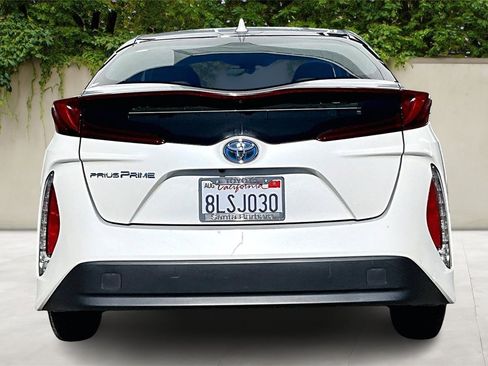 Certified 2020 Toyota Prius Prime LE image 6
