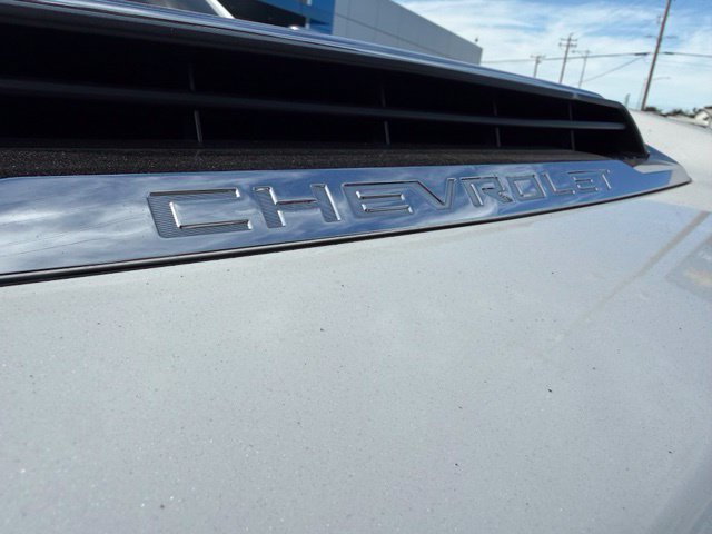 Used 2024 Chevrolet Silverado 3500 High Country w/ High Country Premium Package AWD/4WD image 3