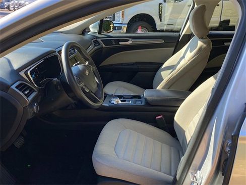 Used 2018 Ford Fusion S image 11