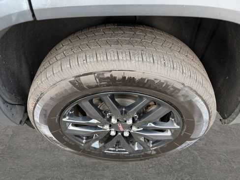 Used 2019 GMC Acadia SLT AWD/4WD image 44