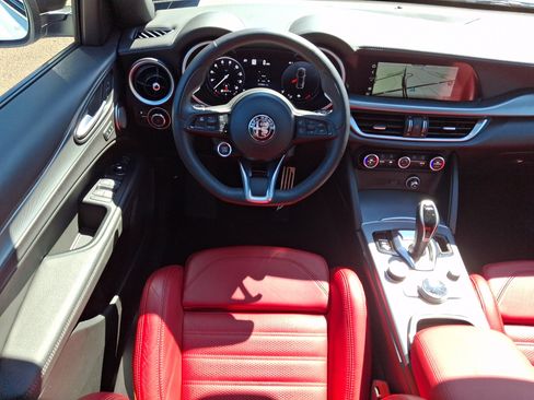 Used 2024 Alfa Romeo Stelvio Veloce AWD/4WD image 11