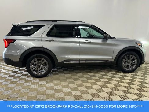 Used 2025 Ford Explorer Active w/ Active Comfort Package AWD/4WD image 4