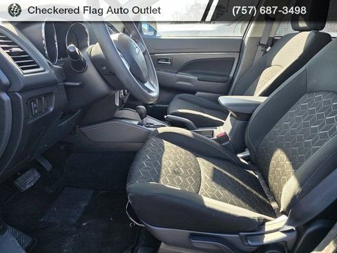 Used 2025 Mitsubishi Outlander Sport 2.0 ES image 8