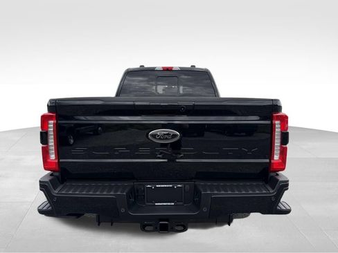 Used 2024 Ford F250 Lariat w/ Black Appearance Package AWD/4WD image 18