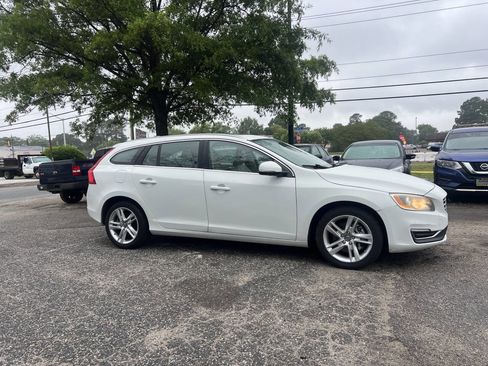Used 2015 Volvo V60 T5 Premier AWD/4WD image 4