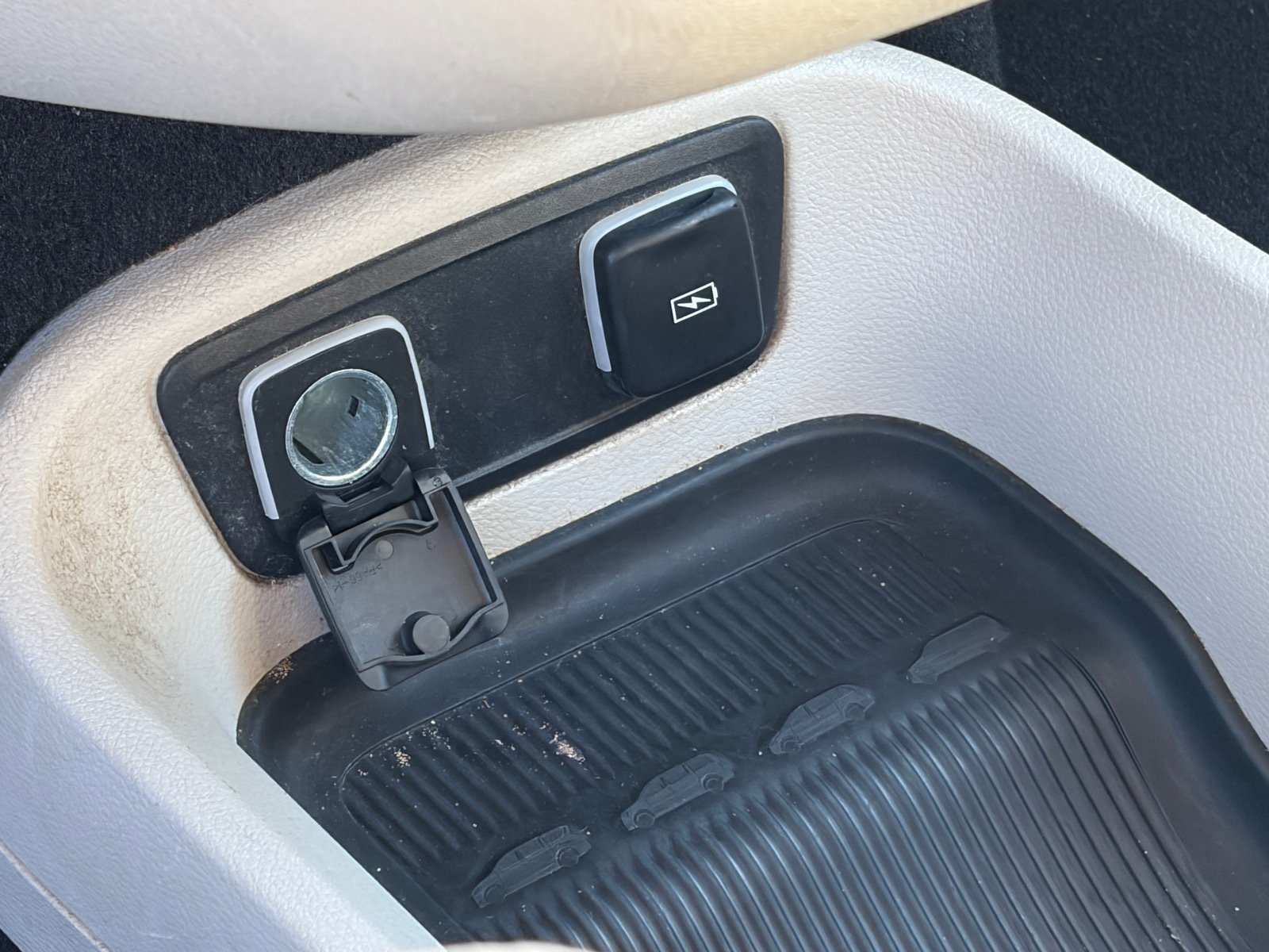 Used 2021 Chrysler Pacifica Touring-L FWD image 13