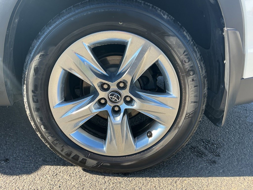 Used 2019 Toyota Highlander Limited AWD/4WD image 7