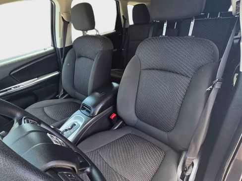 Used 2019 Dodge Journey SE FWD image 11