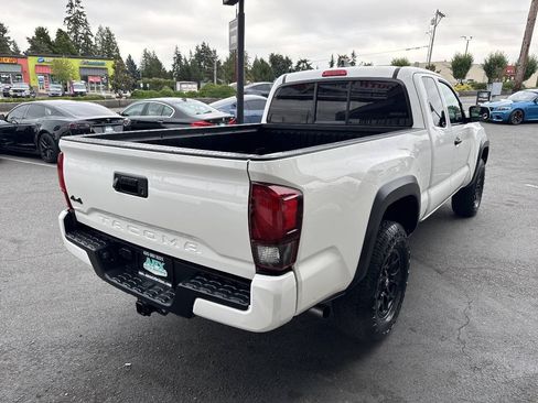 Used 2021 Toyota Tacoma SR w/ SX Package AWD/4WD image 7