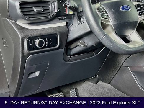 Used 2023 Ford Explorer XLT AWD/4WD image 12
