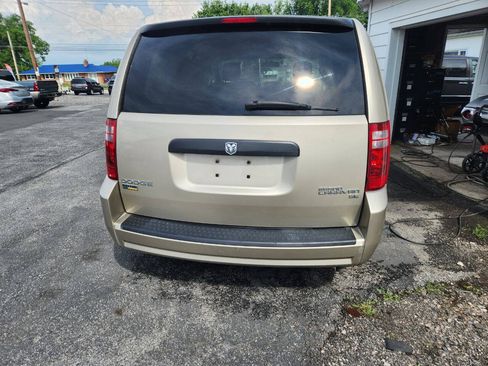 Used 2009 Dodge Grand Caravan SE w/ Climate Group FWD image 5