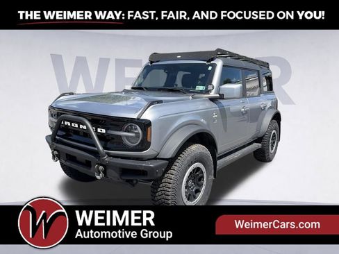Used 2023 Ford Bronco Outer Banks w/ Sasquatch Package AWD/4WD image 1