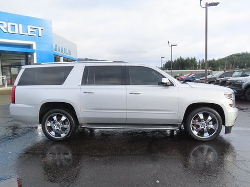 Used 2015 Chevrolet Suburban LTZ image 8