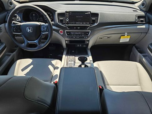 New 2025 Honda Ridgeline RTL image 17