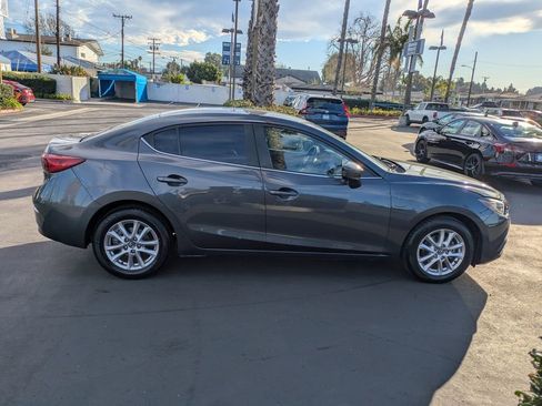 Used 2016 MAZDA MAZDA3 i Sport w/ Preferred Equipment Package image 19