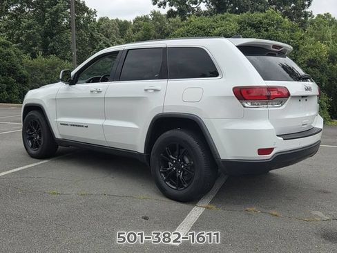 Used 2022 Jeep Grand Cherokee Laredo E RWD image 3
