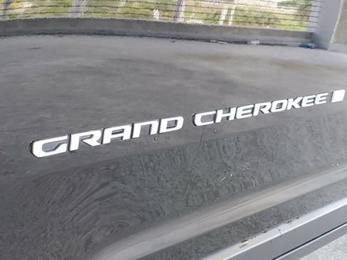Certified 2024 Jeep Grand Cherokee L Limited AWD/4WD image 6