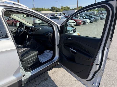 Used 2015 Ford Escape Titanium FWD image 9
