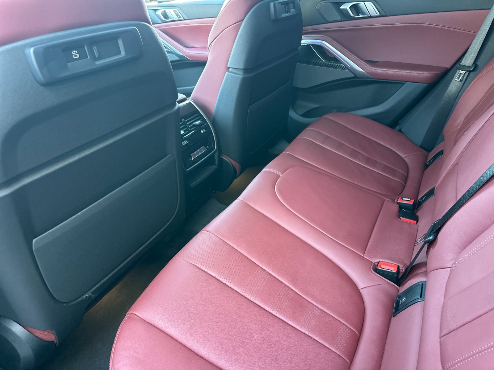 Used 2022 BMW X6 M50i w/ Premium Package AWD/4WD image 24