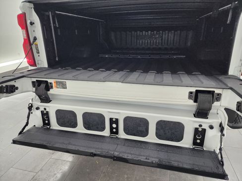 Used 2022 Chevrolet Silverado 2500 High Country w/ Safety Package II image 38