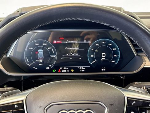 Used 2022 Audi e-tron Premium w/ Convenience Plus Package image 12