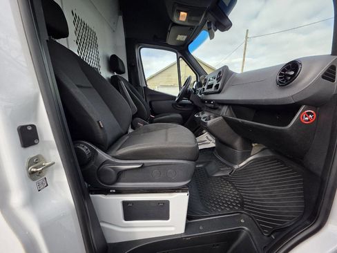 Used 2020 Mercedes-Benz Sprinter 2500 w/ Driver Convenience Package image 16