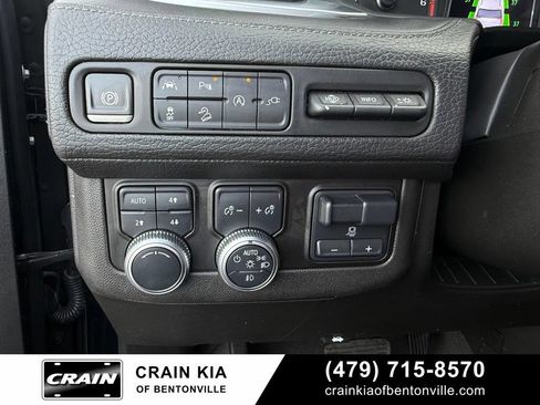 Used 2021 GMC Yukon Denali w/ Denali Premium Package AWD/4WD image 12