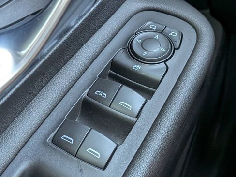 Used 2023 GMC Terrain SLE w/ Driver Convenience Package image 25