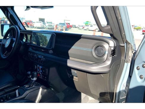 Used 2024 Jeep Wrangler Unlimited Rubicon 4xe AWD/4WD image 17