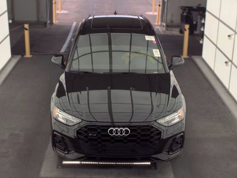 Used 2021 Audi SQ5 Prestige w/ Prestige Package AWD/4WD image 2