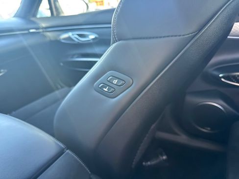 Used 2022 Genesis GV70 3.5T Sport w/ Sport Prestige Package AWD/4WD image 39