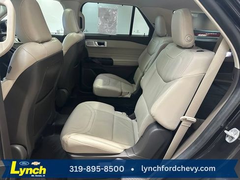 Used 2020 Ford Explorer Platinum w/ Premium Technology Package AWD/4WD image 23