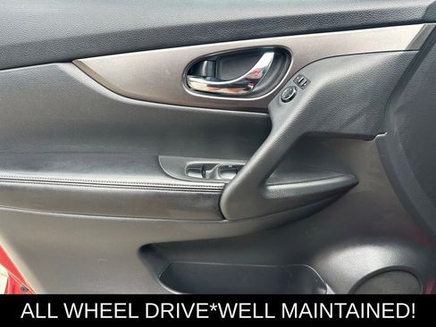 Used 2016 Nissan Rogue SV AWD/4WD image 11