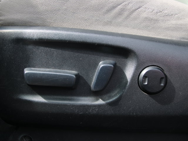 Used 2015 Toyota Sienna Limited Premium FWD image 25