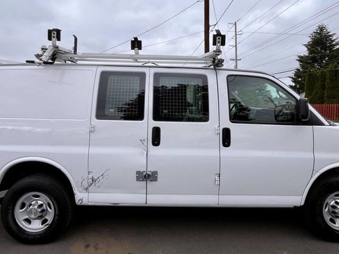 Used 2013 Chevrolet Express 2500 RWD image 6