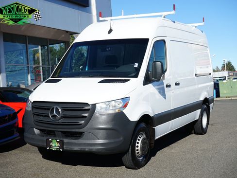 Used 2019 Mercedes-Benz Sprinter 144 image 1