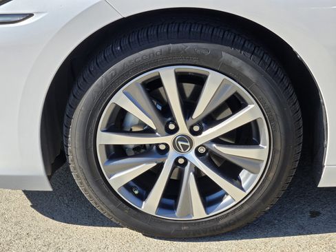 Used 2020 Lexus ES 300h w/ Premium Package image 16