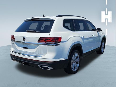 Used 2023 Volkswagen Atlas SE w/ Panoramic Sunroof Package FWD image 3