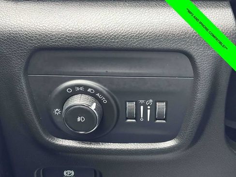 Used 2023 Jeep Grand Cherokee Limited AWD/4WD image 11