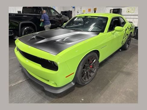 Used 2015 Dodge Challenger SRT Hellcat RWD image 1