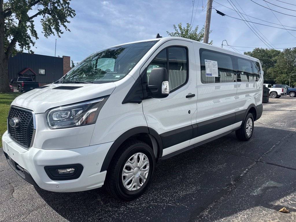 Used 2023 Ford Transit 350 XLT RWD image 3