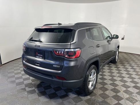 Used 2024 Jeep Compass Latitude image 8